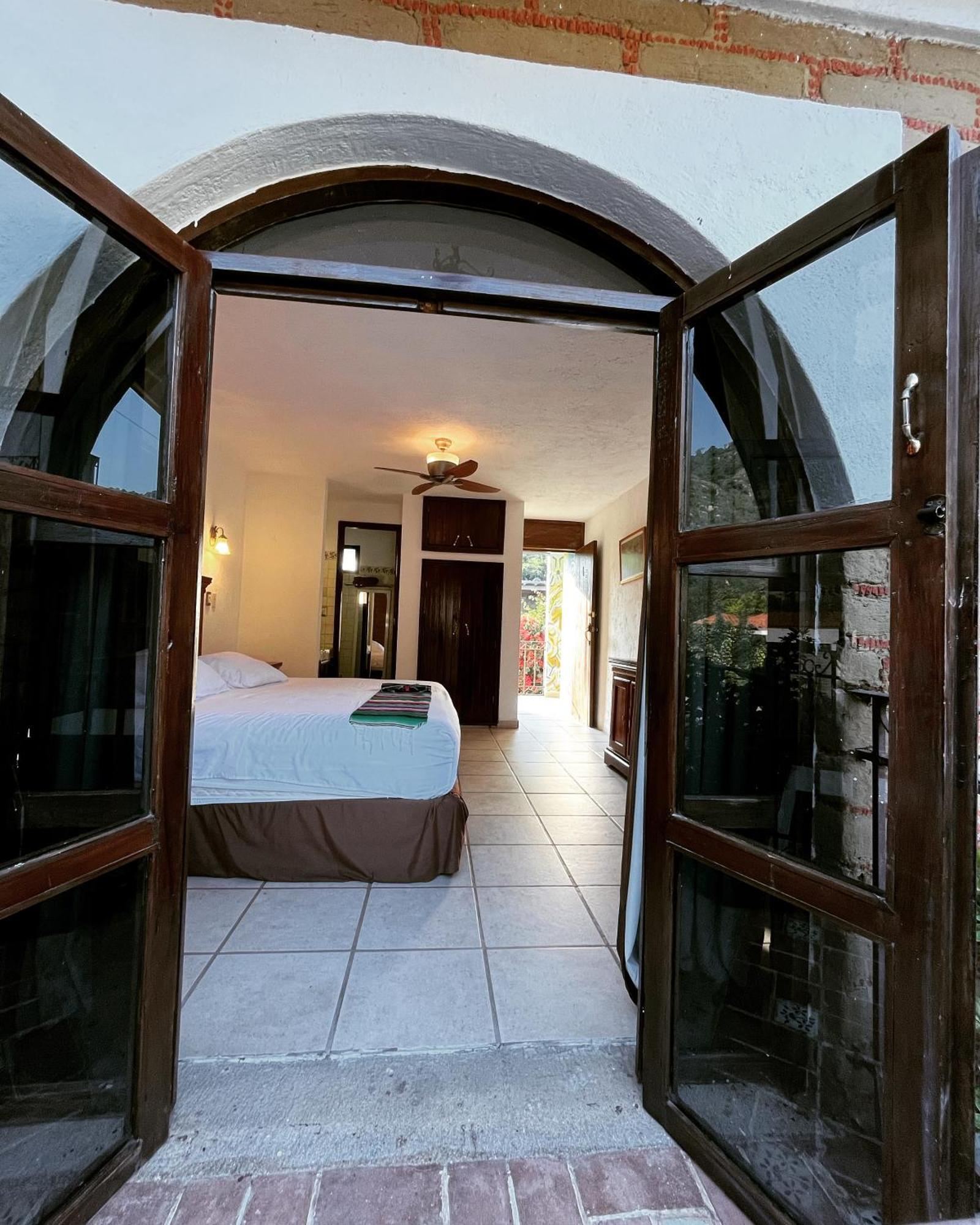 Hotel Hacienda Ventana Del Cielo Tepoztlan Bagian luar foto
