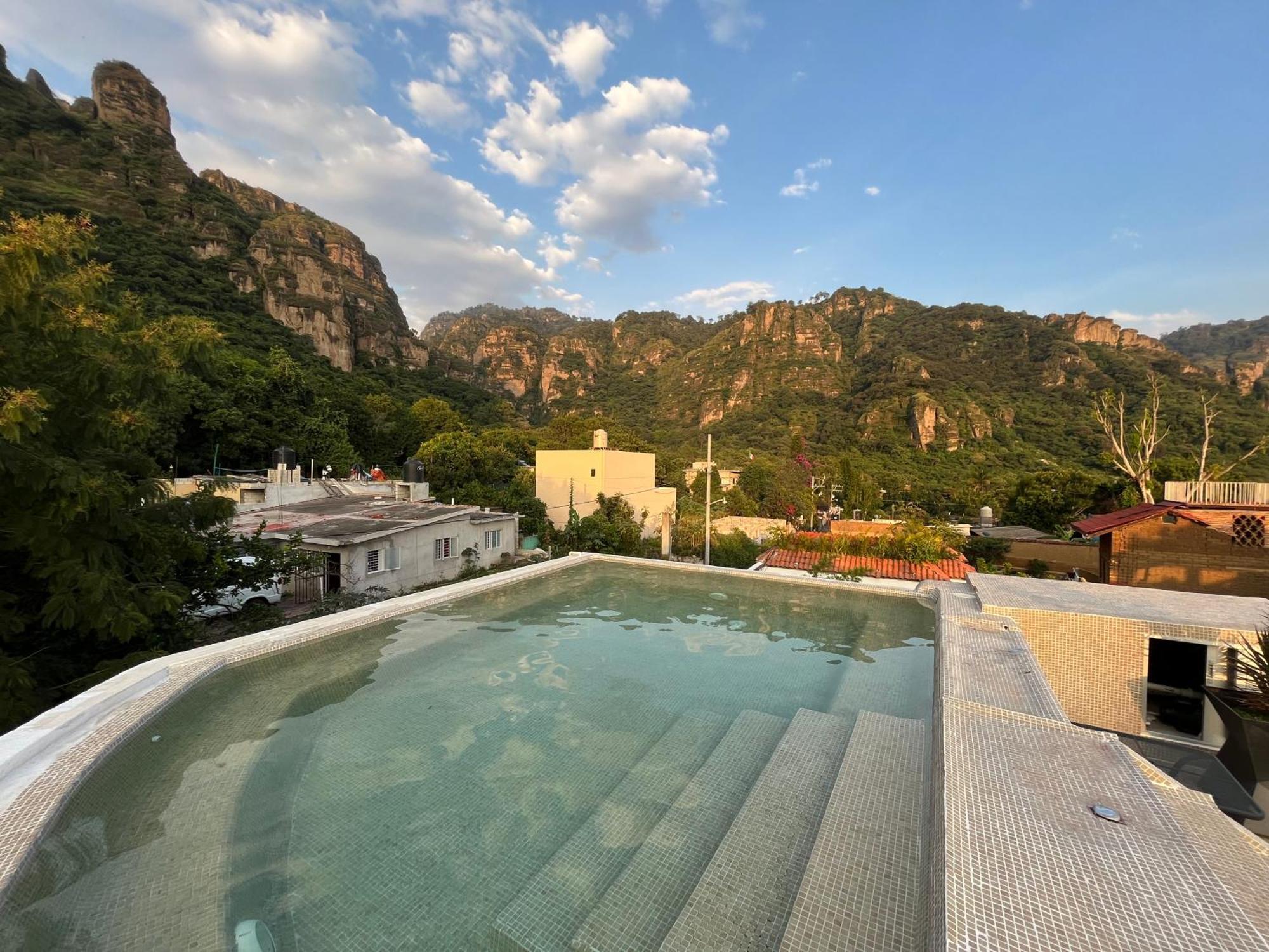 Hotel Hacienda Ventana Del Cielo Tepoztlan Bagian luar foto