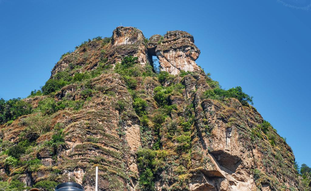 Hotel Hacienda Ventana Del Cielo Tepoztlan Bagian luar foto